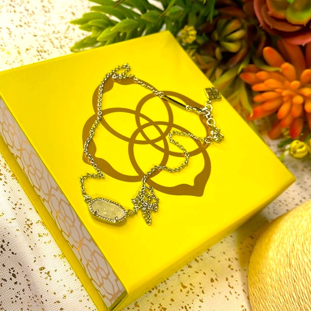 Elegant Silver Necklace with Crystal Pendant